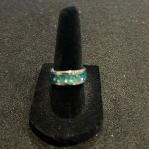 Elegant Silver and Turquoise Ring